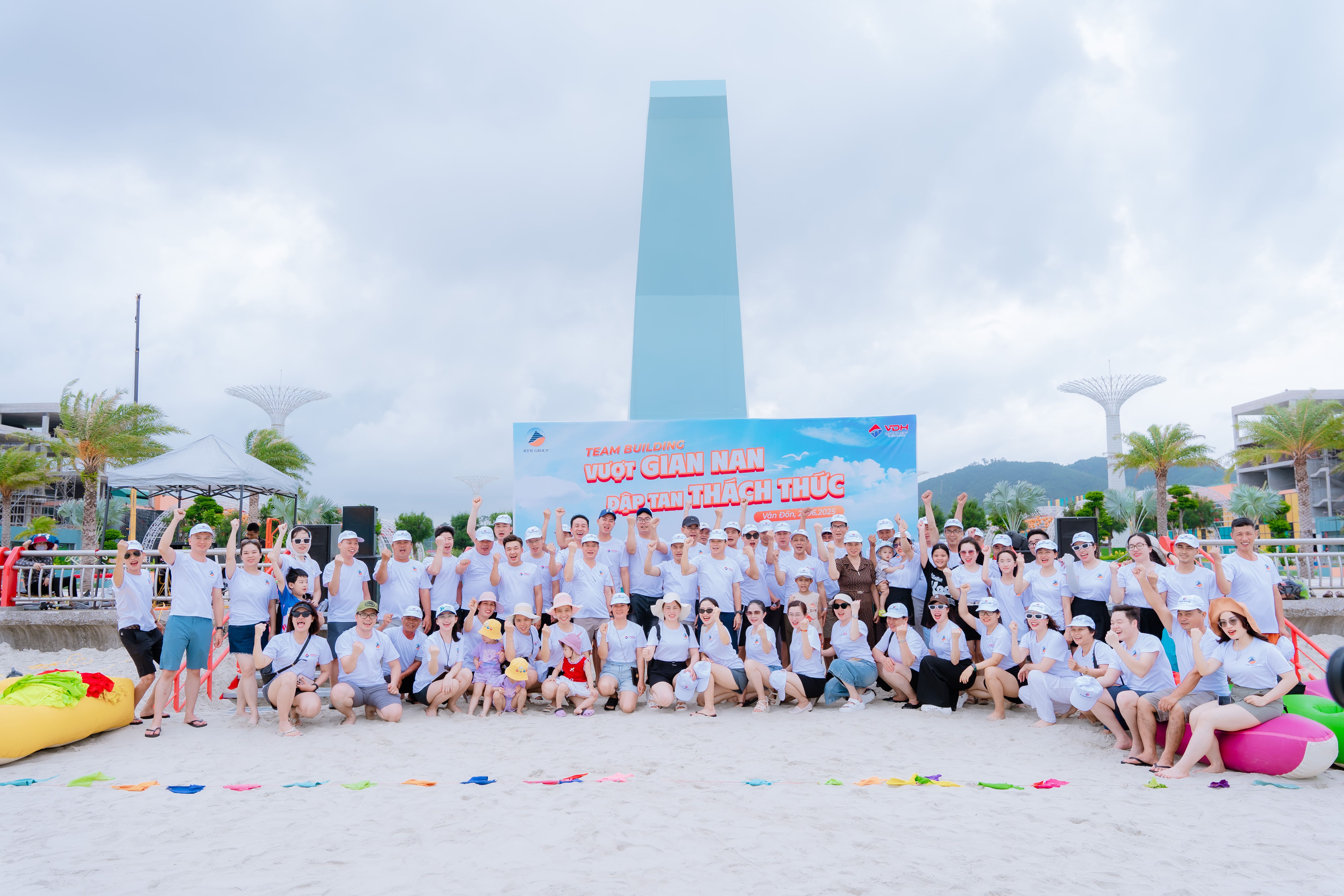 HTM Team Building - Vượt Gian nan Đập tan Thách thức